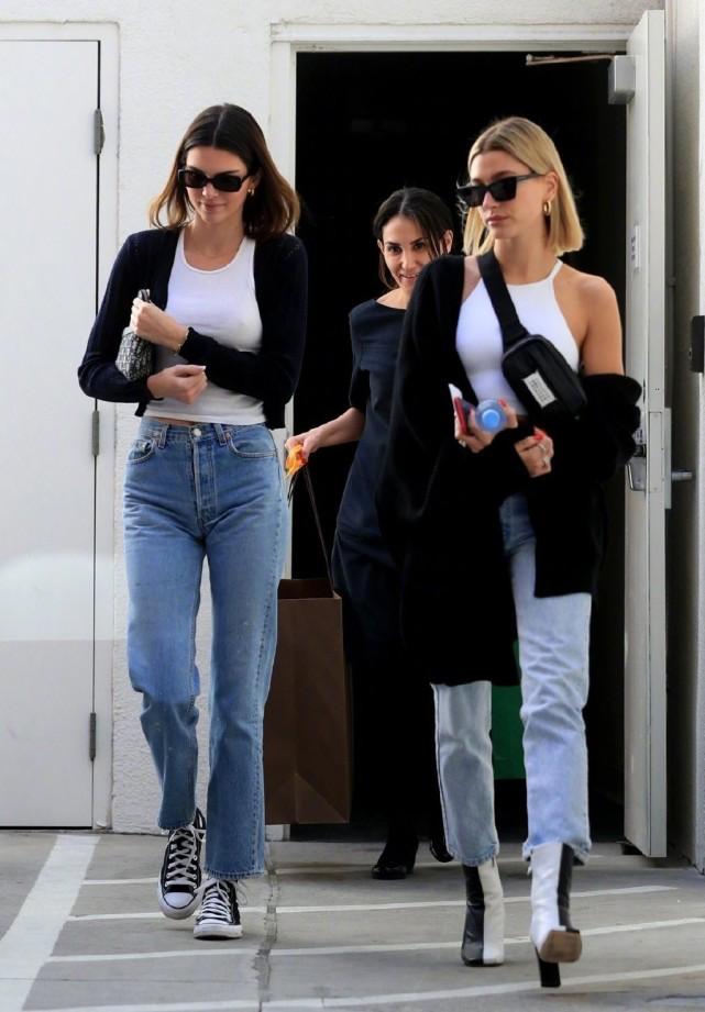 贝克汉姆大儿子婚礼现场穿着,贝克汉姆大儿子的媳妇露脐西装