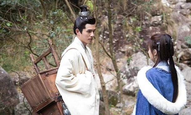 春蚕到死丝方尽这首诗含义,春蚕到死丝方尽这首诗是什么意思