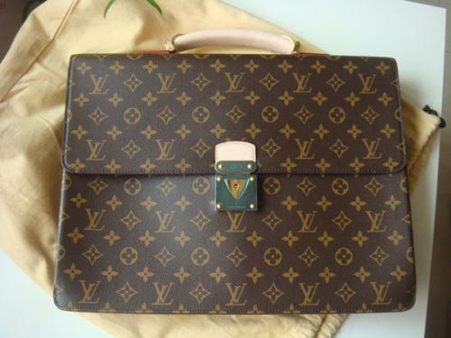 揭秘：LV包GUCCI等奢侈品原单尾货内幕