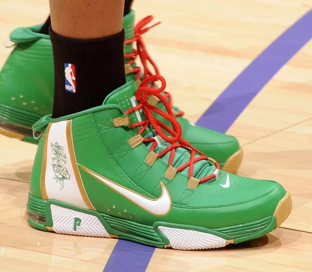 NBA球员上脚：OW联盟球鞋很帅，历年圣诞配色球鞋盘点