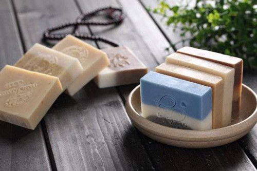 猫咪暴瘦掉毛严重,猫咪掉毛吃什么好