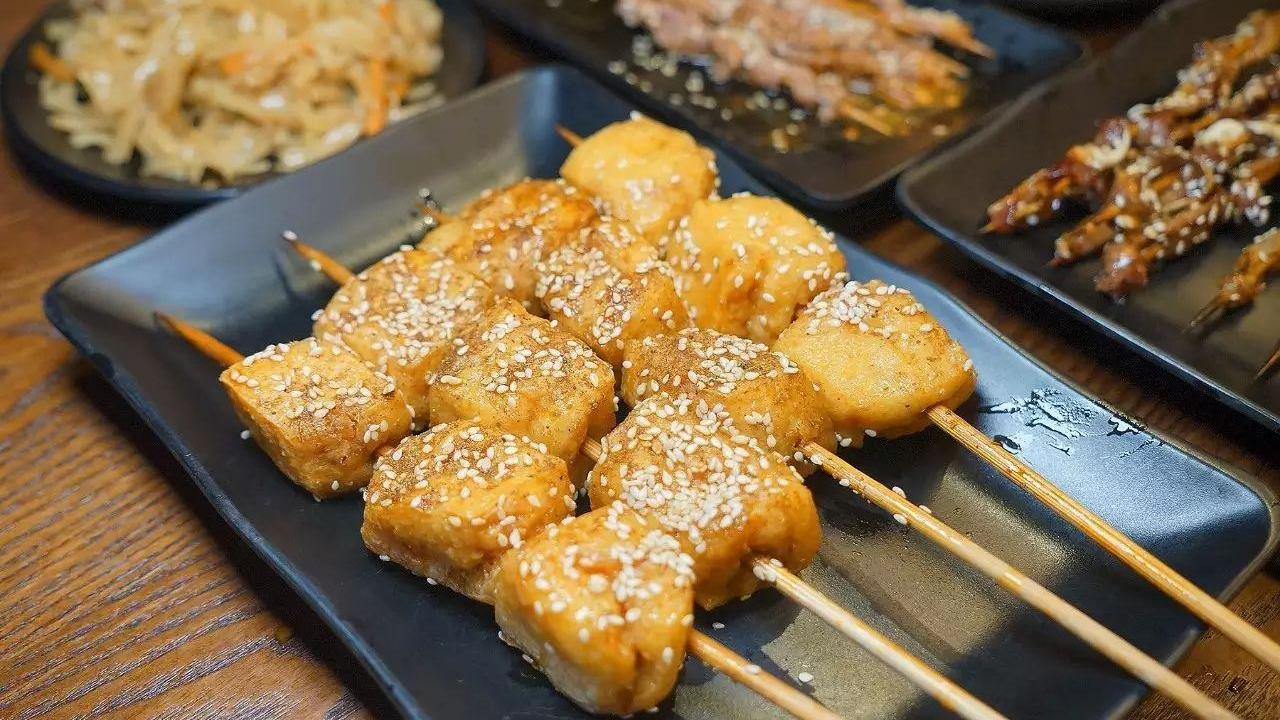 油炸豆泡块怎么做才好吃,如何炸豆泡又酥又软色又深