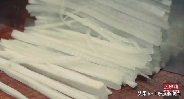 做鱼汤好喝又简单,做鱼汤只需2个技巧