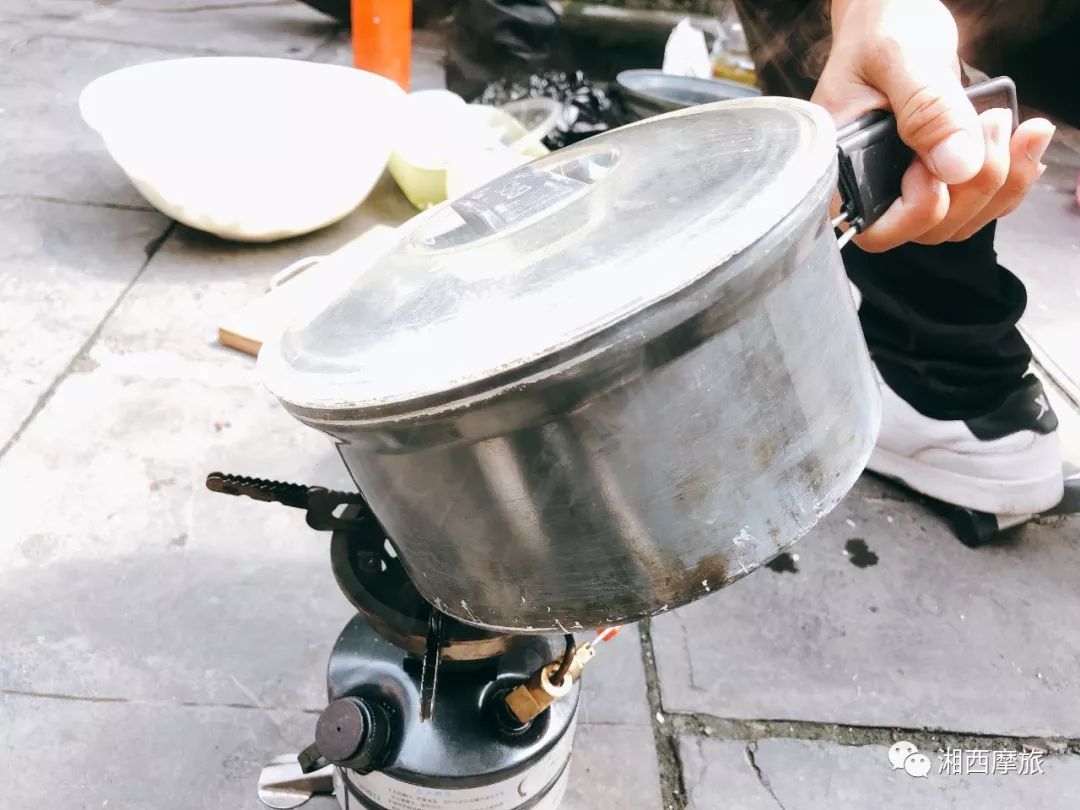 摩旅怎么做饭,摩旅如何煮熟一顿饭