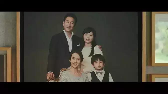 人性的弱点在「寄生虫」面前裸露的一丝不挂