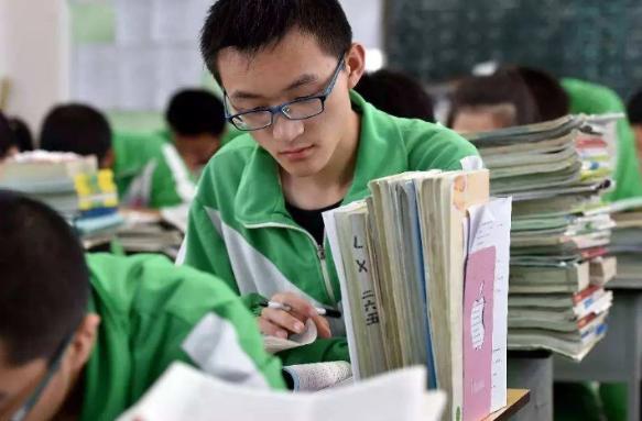 初中中考没考好可以复读什么学校,中考考不上到底能不能复读