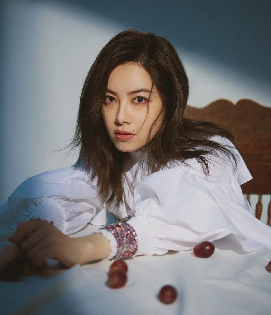 曾被大佬*规则潜**狼狈逃窜，为还巨债去乡下走穴捞金！她自作自受？