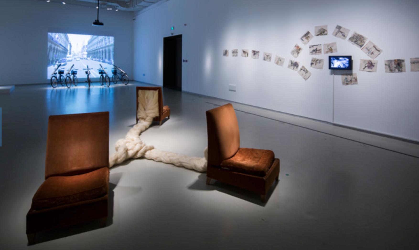 从一个房间到另一个房间,从一个房间走到另一个房间