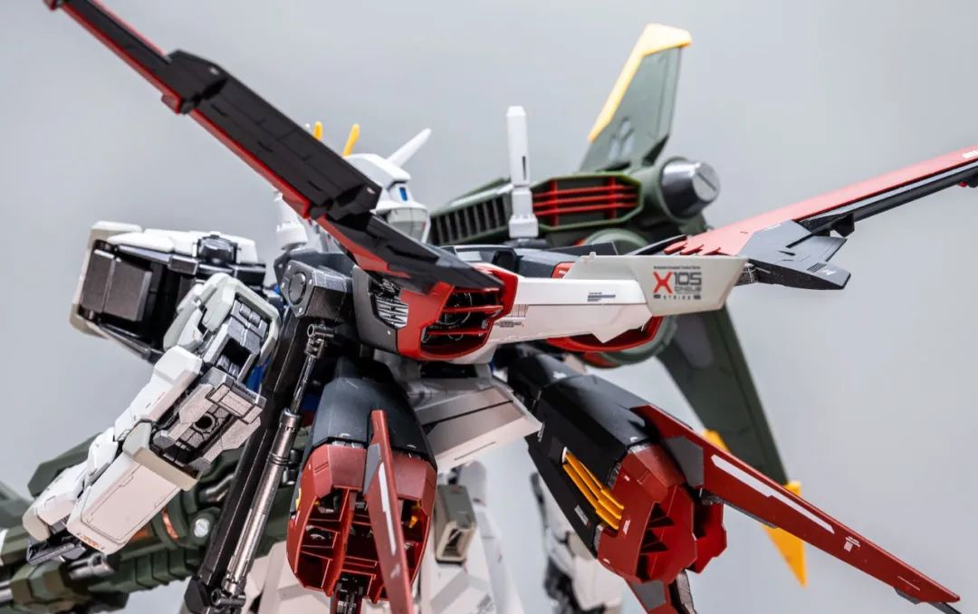 pg强袭高达头部拼装,pg强袭自由拼装过程