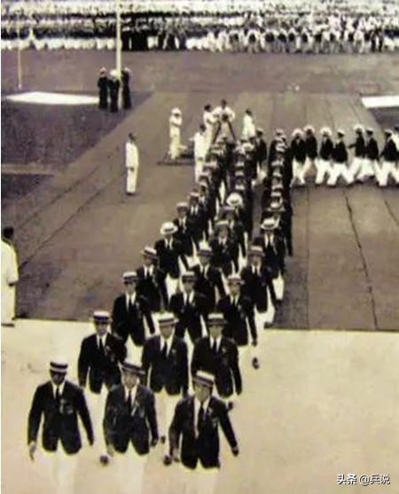 拳击手比赛中倒地猝死,拳击手闯入奥运决赛