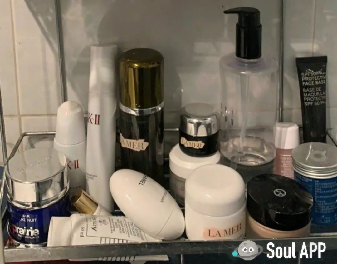 男生用打火机烧线,男生用打火机点鞋着火为什么