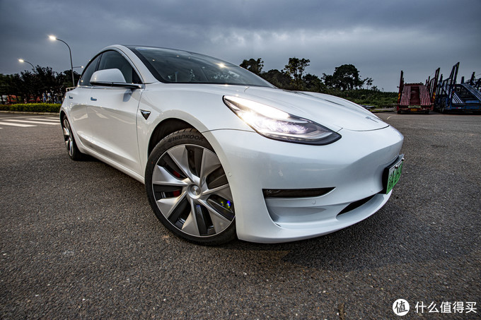 特斯拉model3试驾深度体验,特斯拉model3performance续航