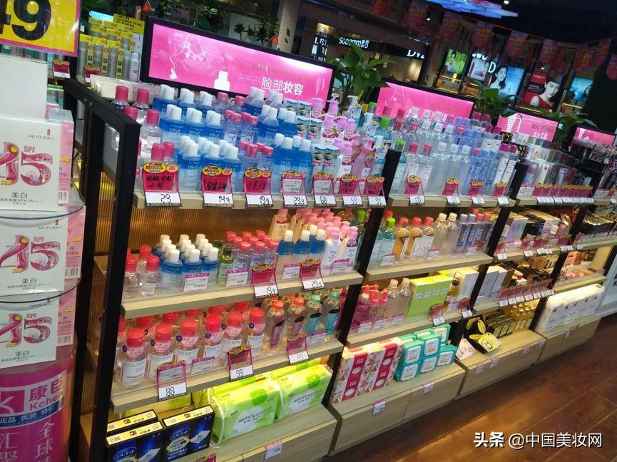 会卖贝德玛、美宝莲、DHC的门店，比不会卖的事迹好N倍？