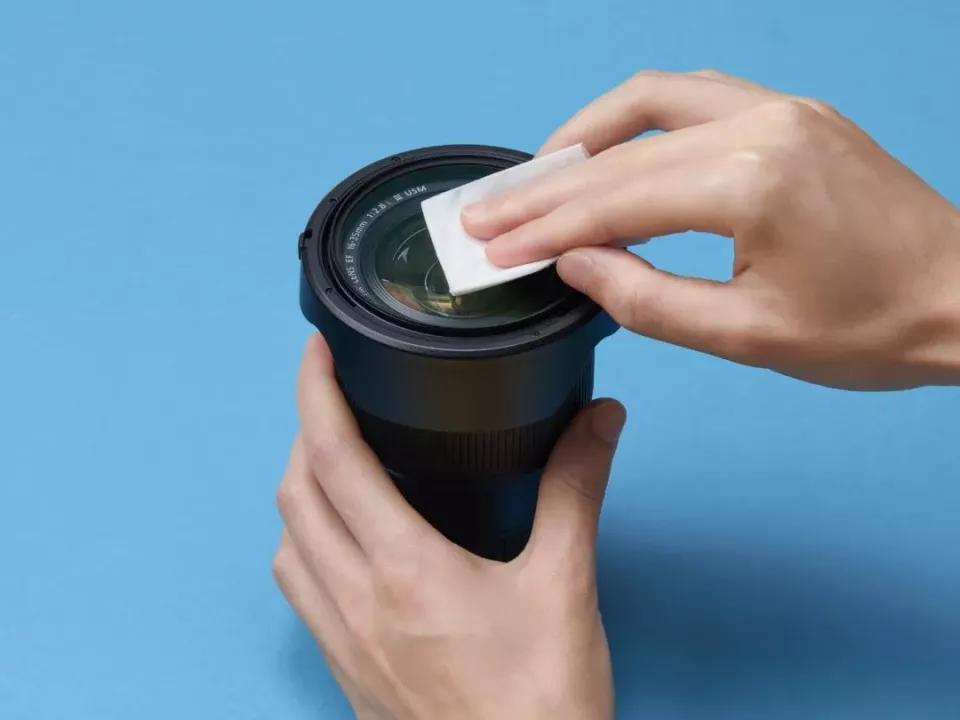 手机屏幕油腻腻的原因,手机屏幕油腻解决方法没有清洁剂