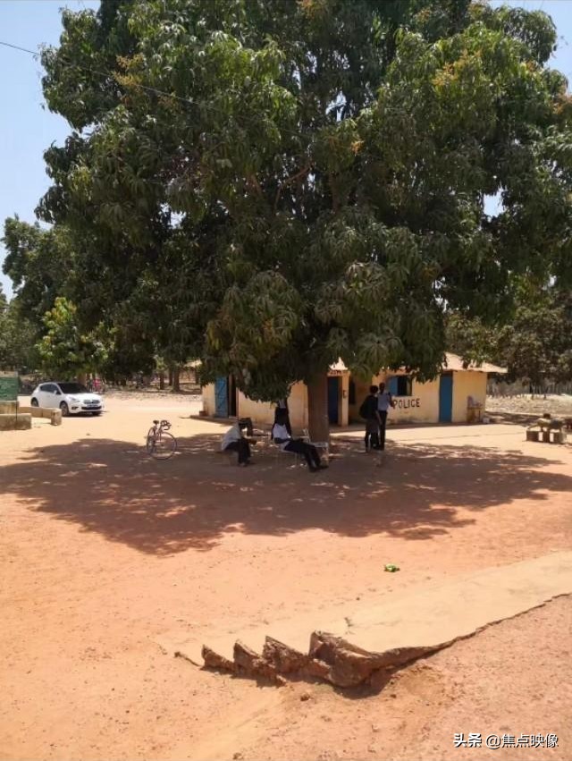 生如夏花绚烂死如落叶精美字体,生如夏花绚烂死如秋叶静美英语