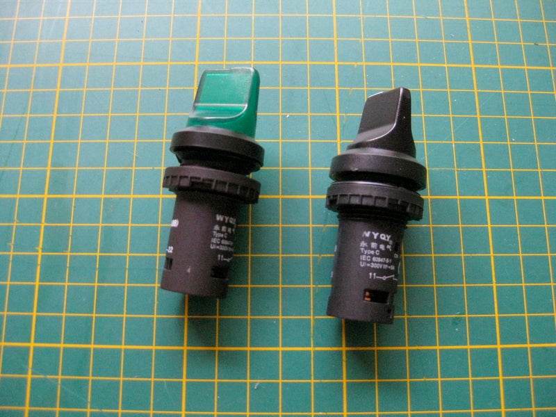 为书房DIY一台简易功放，机箱采用铝塑板自己制作，简约又好声