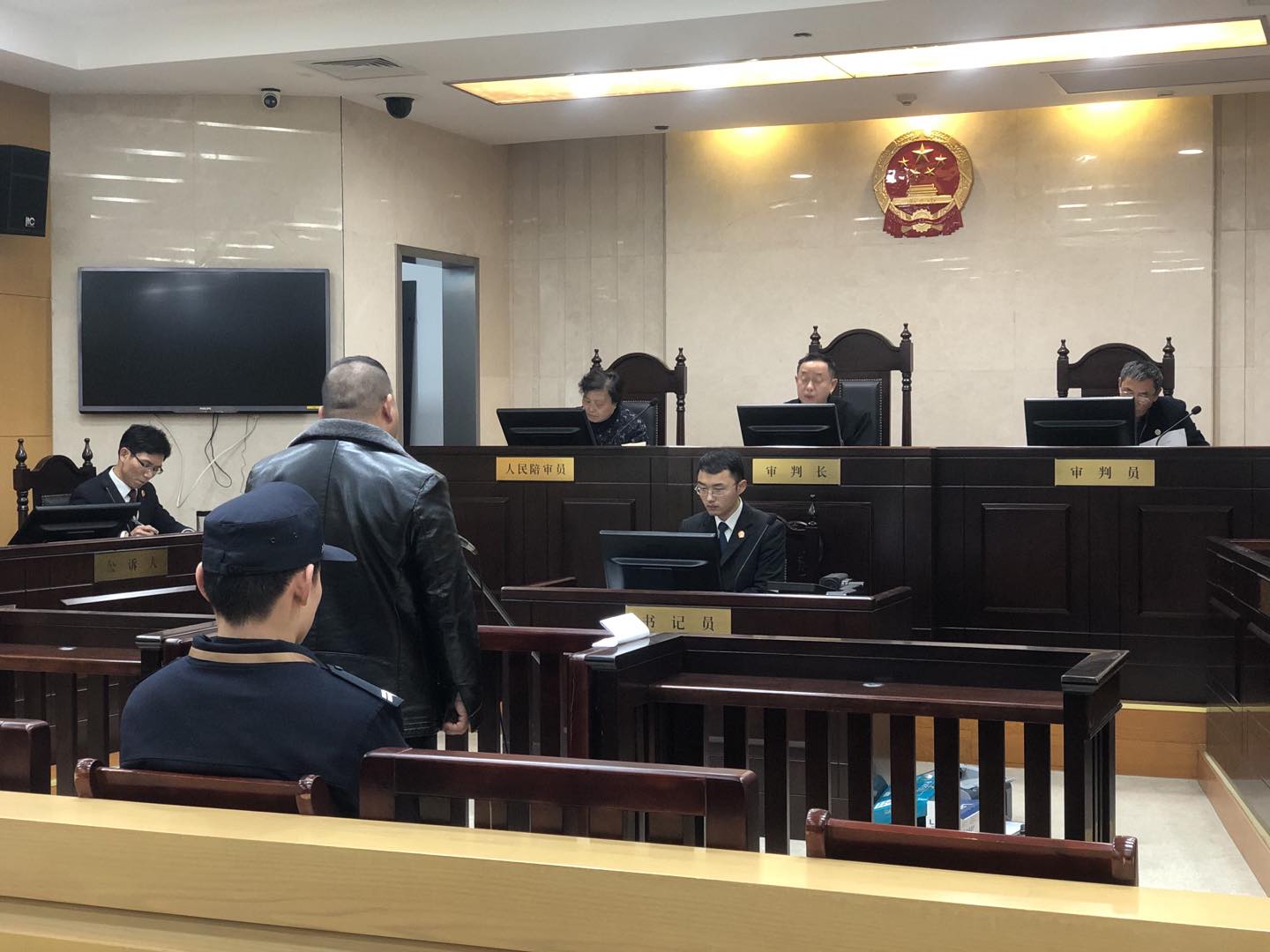 灏忔按琛ㄧ壍鍑鸿嚜鏉ユ按鍘傝厫璐ユ,灏忔按琛ㄧ壍鍑鸿嚜鏉ユ按鍘傝厫璐ユ瑙嗛