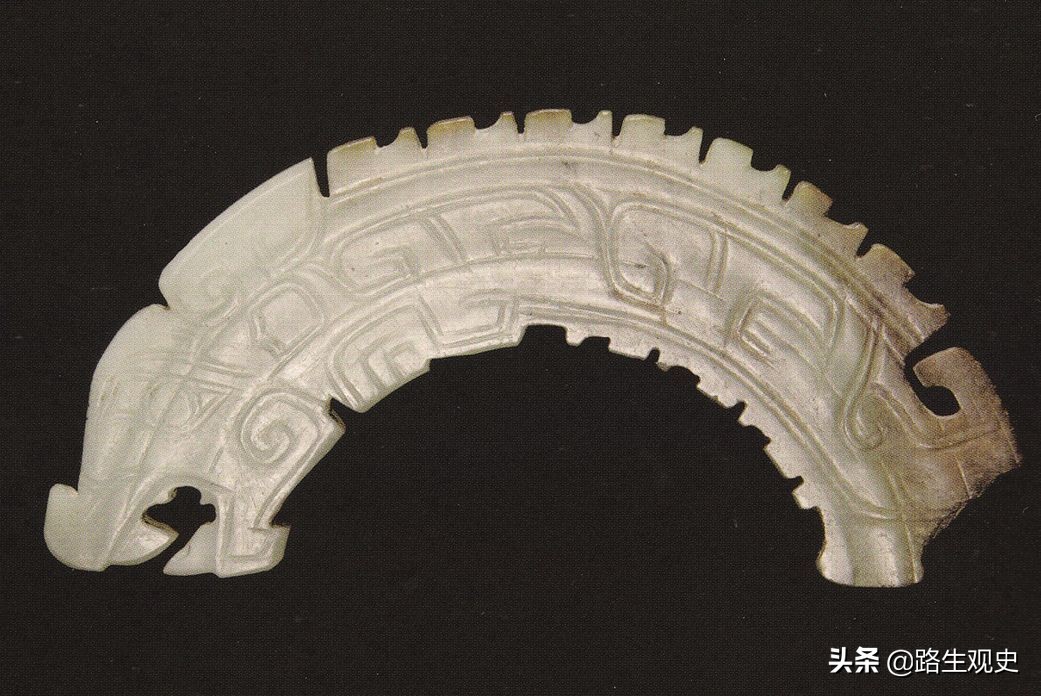 *疆新**有2座山，让黄金与美玉在2500年前相遇，影响了中国人的审美