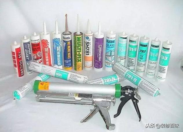 家里玻璃胶发黑了怎么重头弄,家里的玻璃胶发黑怎么清洗