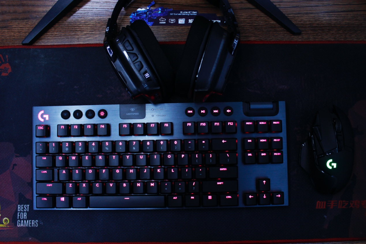 罗技G913评测，打字舒服，手感细腻，但是价格会劝退普通用户