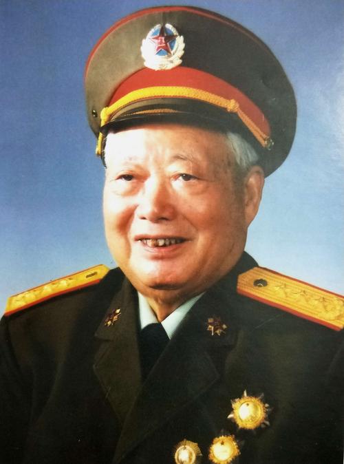 支队长为中将，支队政委为少将，手下一个营教导员成为上将