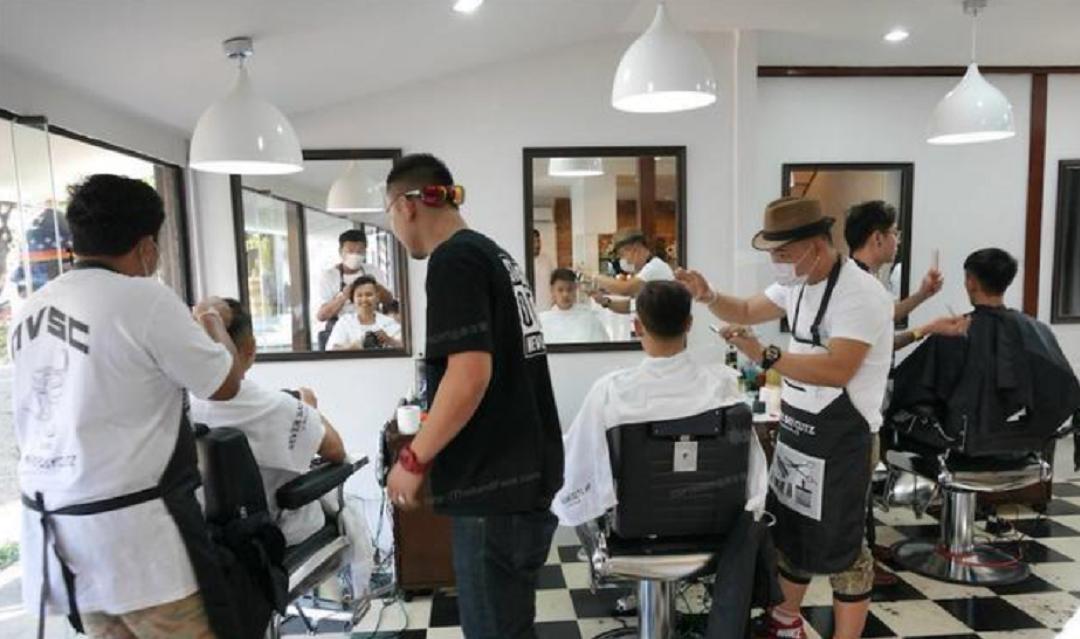 54岁大叔开理发店竟年入12亿,广西大叔一亩收入多少