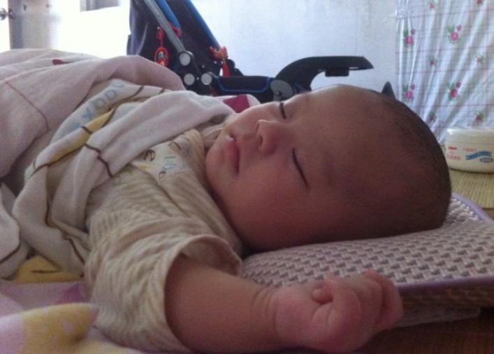 4个月宝宝睡眠倒退期怎么解决,4个月宝宝睡眠倒退期表现怎么办