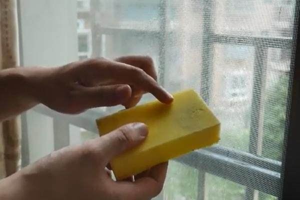 纱窗很难安装回去怎么办,清洗厨房纱窗油污妙招