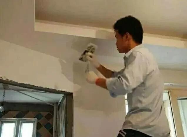 墙面找平用石膏还是腻子,墙面腻子找平的施工方法