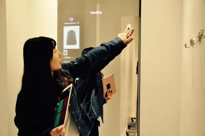 媒体+零售线上线下一体的Yoho集合店，年轻潮人们的集合地！