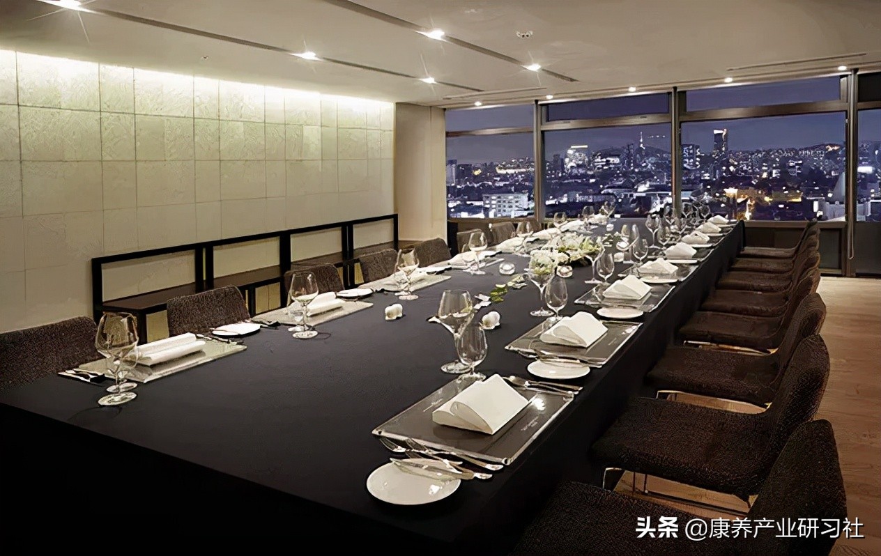 50层楼高、500万元入住押金、5年住满：这个顶级养老公寓长啥样？