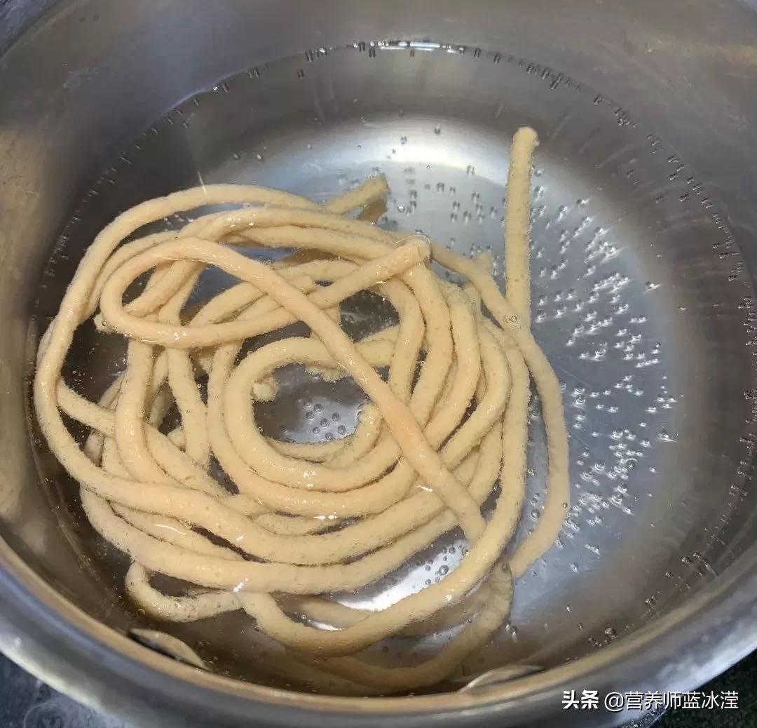 孩子不吃饭妈妈怎么办,孩子不咋爱吃饭怎么回事