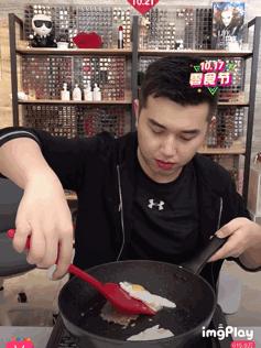 谁的锅？厂家甩锅惨遭打脸：李佳琦直播翻车，不粘锅当场大粘锅