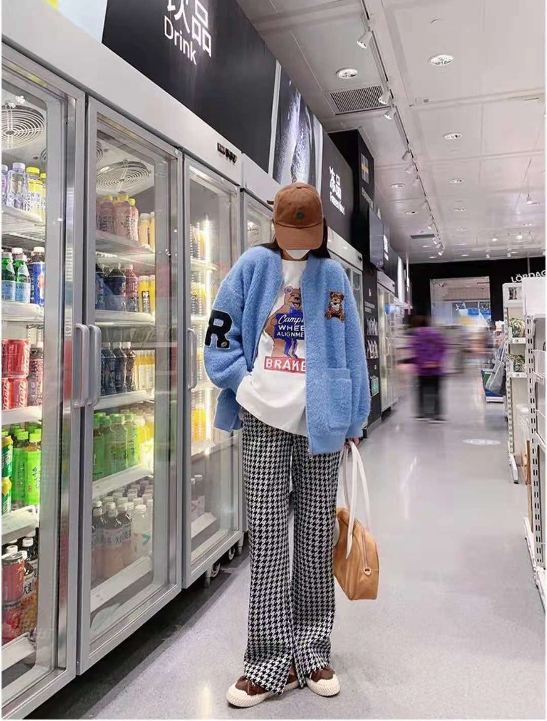 卡其色毛衣开衫的最佳搭配,毛衣开衫怎么搭配衣服好看