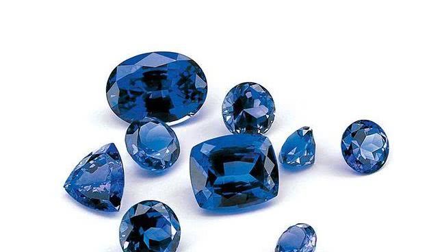 蓝宝石表面容易有脏东西,蓝宝石在家怎么辨别真假