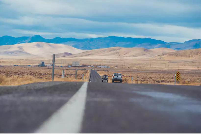 火车的硬座到底有多难坐,火车卧铺和硬座感受