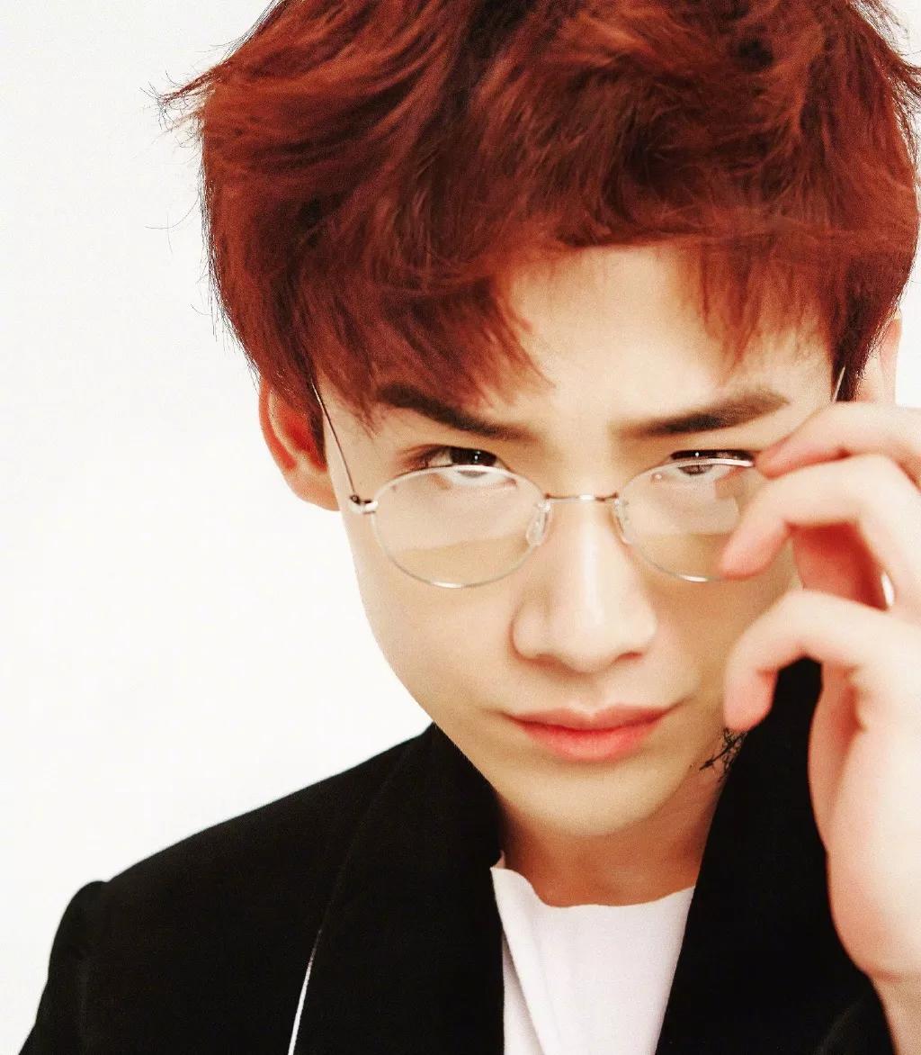 最近很流行的眼镜,最近特别流行的眼镜