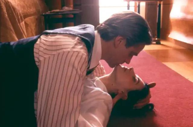 他是《洛丽塔》男主，畸形恋专业户，也是禁欲系不老男神