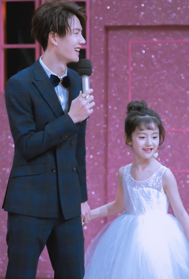 tfboys和王一博在乐华见面,2019微博之夜肖战王一博tfboys