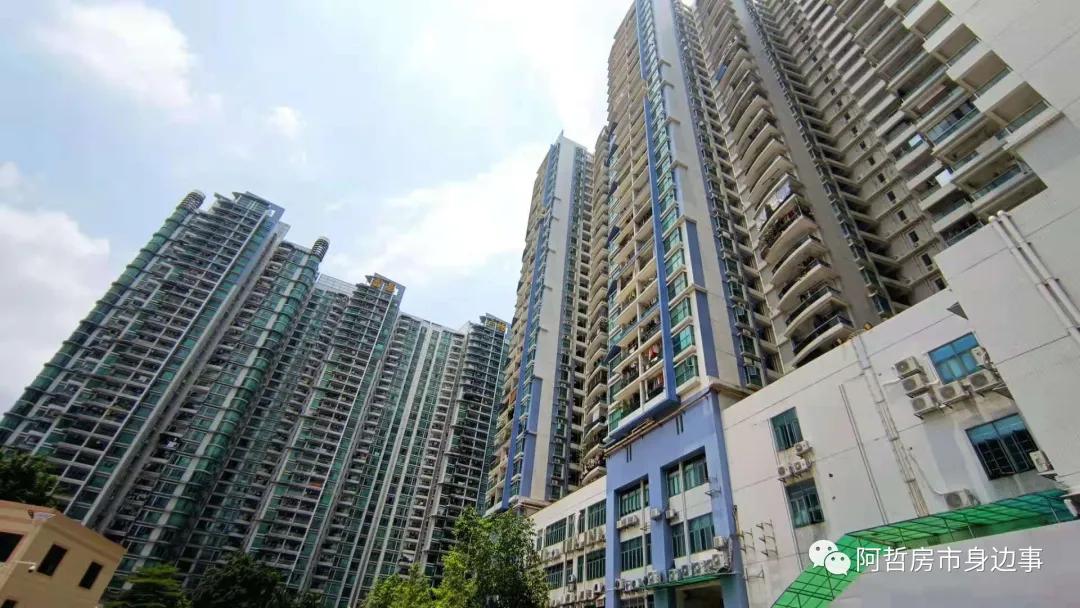 新旧交织的城市界面，富基广场