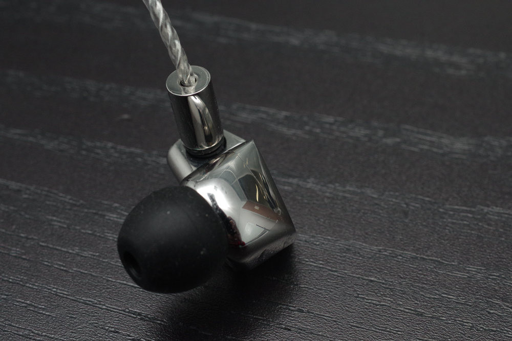 全铍振膜显现通透自然音色，FinalA8000旗舰入耳耳机｜硬核测评