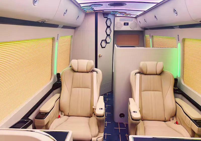 丰田考斯特一台神奇的中巴车,中巴车丰田考斯特搭载几个人