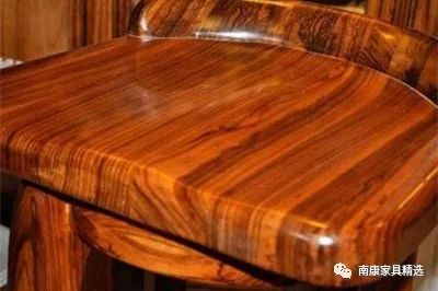 我的纹路象斑马，材性在红木和硬木之间，也是家具良材