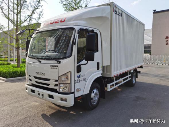 庆铃五十铃M600豪华版,庆铃m600和kv600哪个技术更好