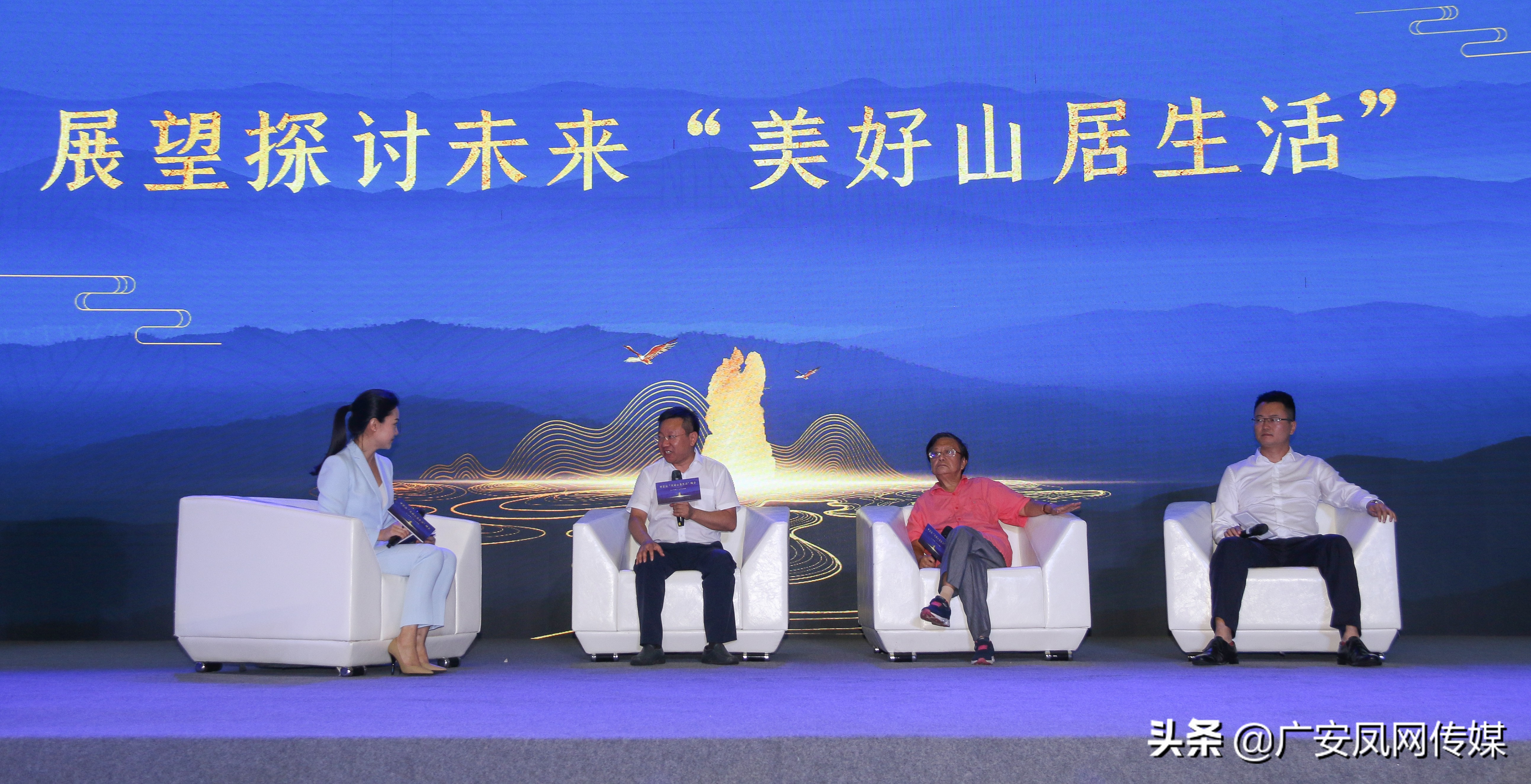 华侨城游玩需要多久,华侨城晚上游乐设施还能玩吗