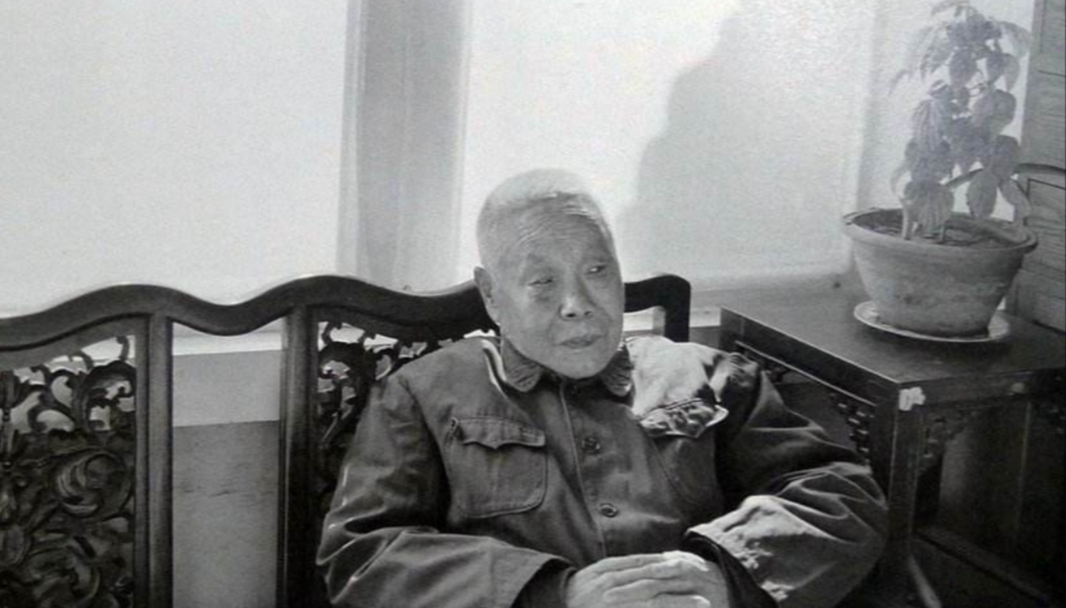 孙耀庭：清朝灭亡时父亲挥刀为他净身，侍奉皇后时脚底藏着干苍耳