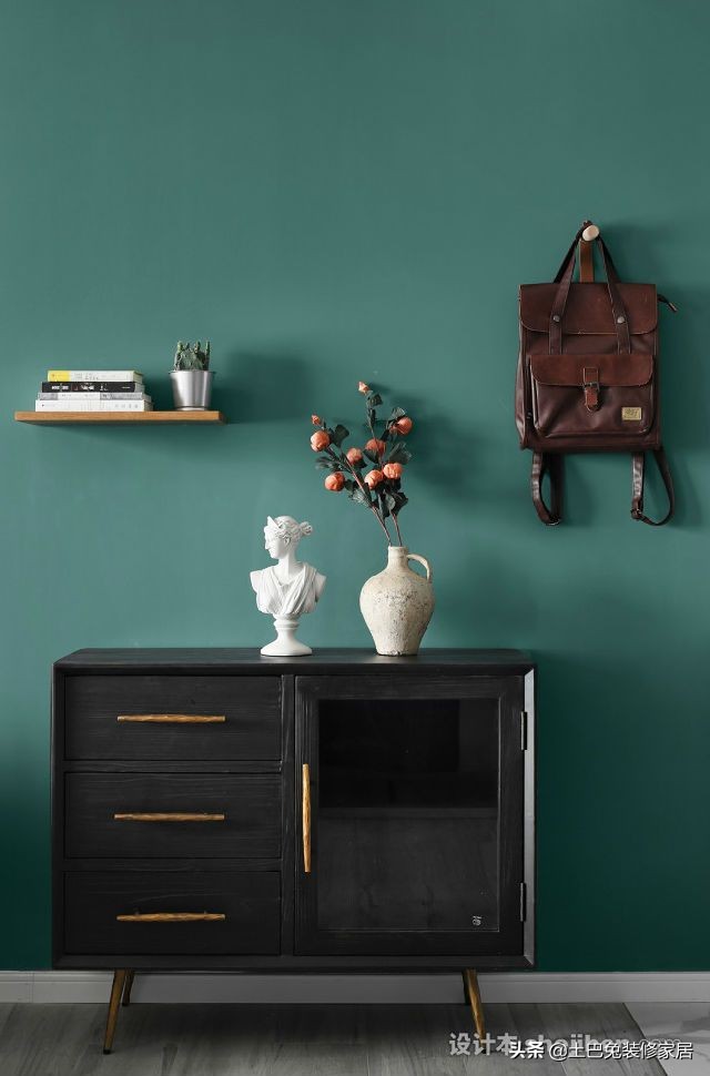 墙面刷漆滚涂或者喷漆,墙面刷漆用喷枪好还是用滚筒刷