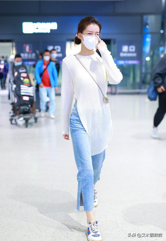 孙怡黑天鹅抹胸长裙,孙怡露背长裙