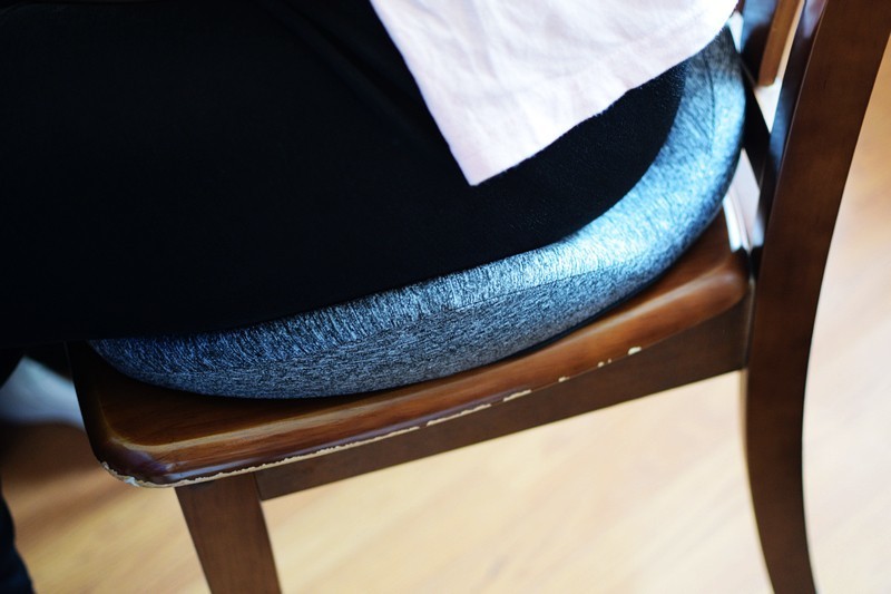 久坐不累护腰坐垫测评,女士久坐专用提臀坐垫包裹式