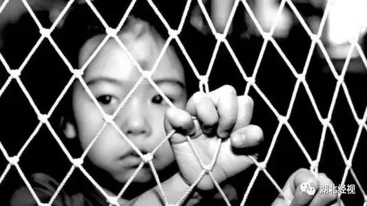 眼球被挖了一个洞还能恢复吗,眼球被挖了之后眼皮还能睁开吗